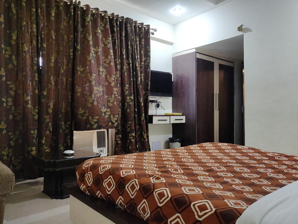 Hotel Premier Jammu Eksteriør billede